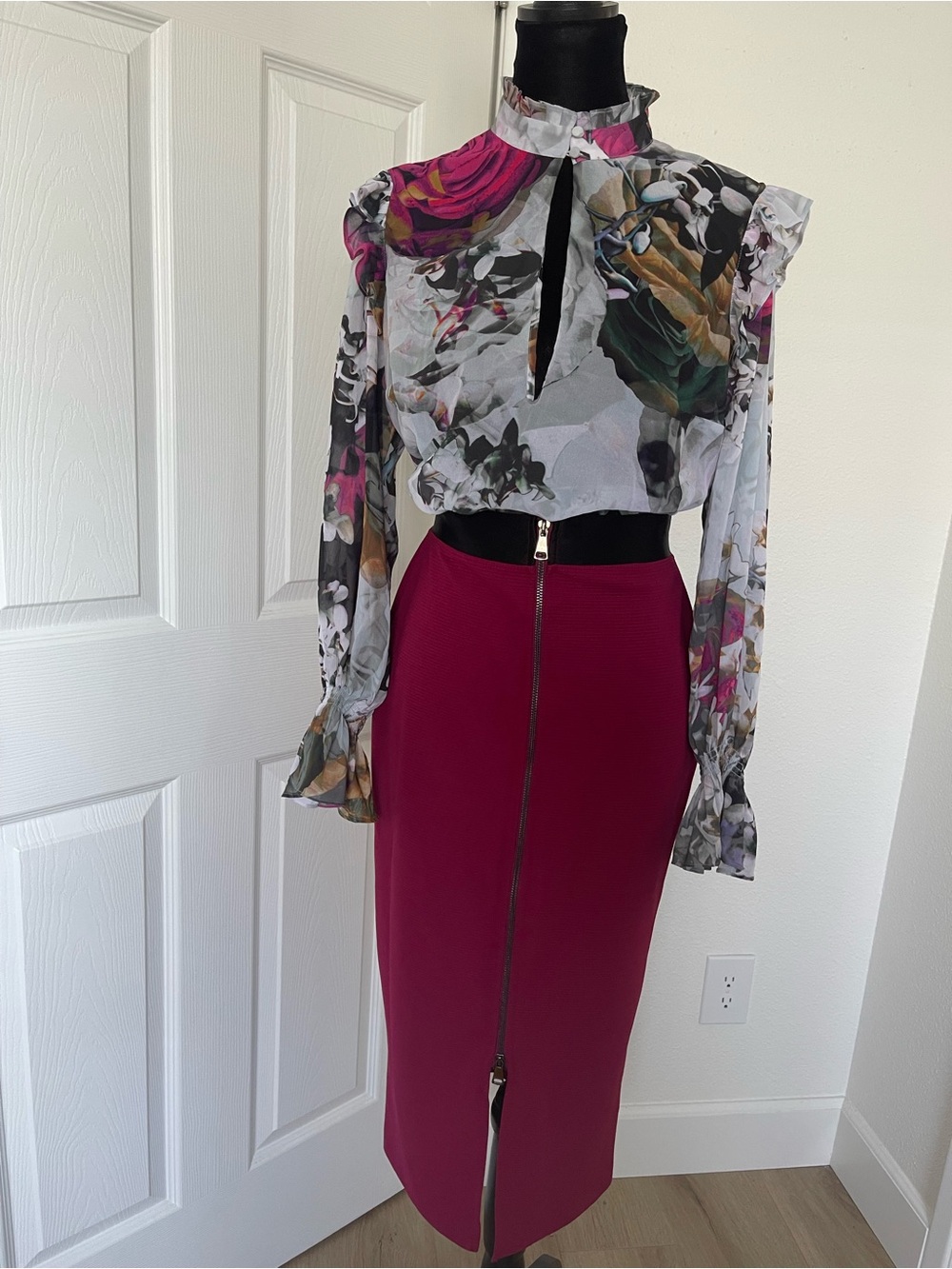 bebe Floral Keyhole Long-Sleeve Blouse in Pink, Green & White - Picture 7 of 7